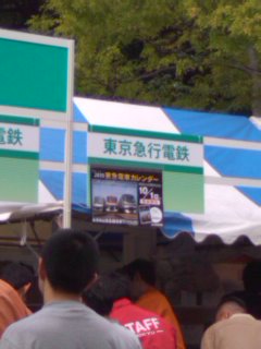 ���}���������B