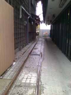 ���[����